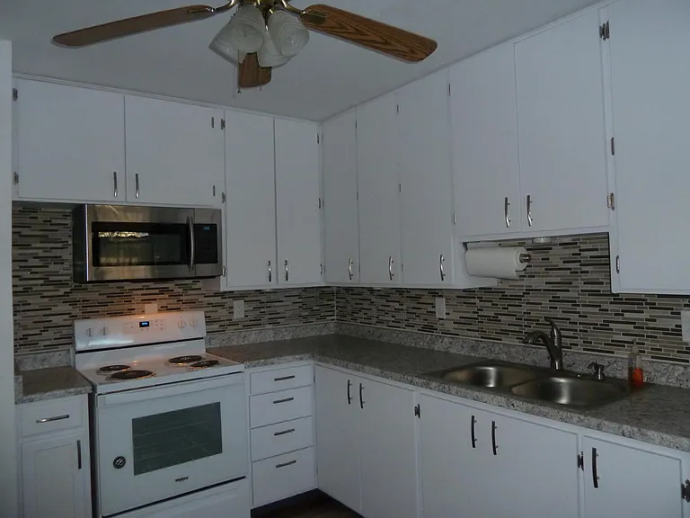 2209 Ivanhoe Dr — Photo 9
