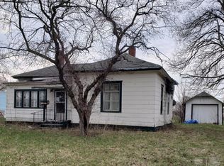 204 E 2nd St, Moulton, IA 52572