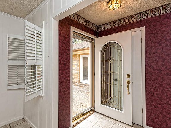 5th image of 8596 Briargrove Dr