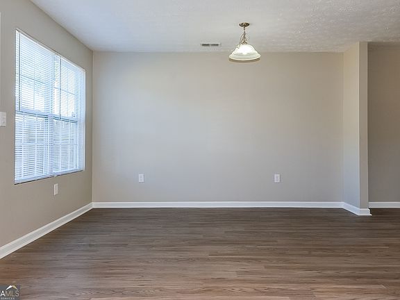 3rd image of 245 Coral Cir