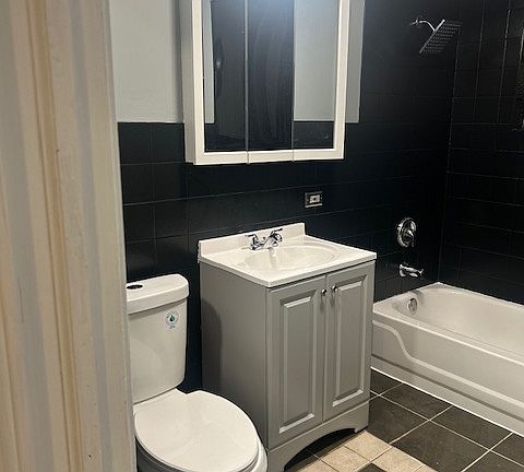 2nd image of 633 Bellwood Ave APT 2R