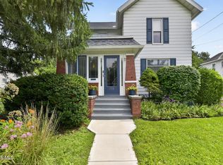 203 Buttonwood Ave, Bowling Green, OH 43402
