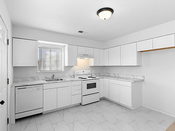 3rd image of 223 Hillandale Ave