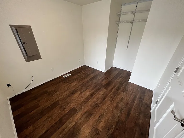 103 E Grand St — Photo 7