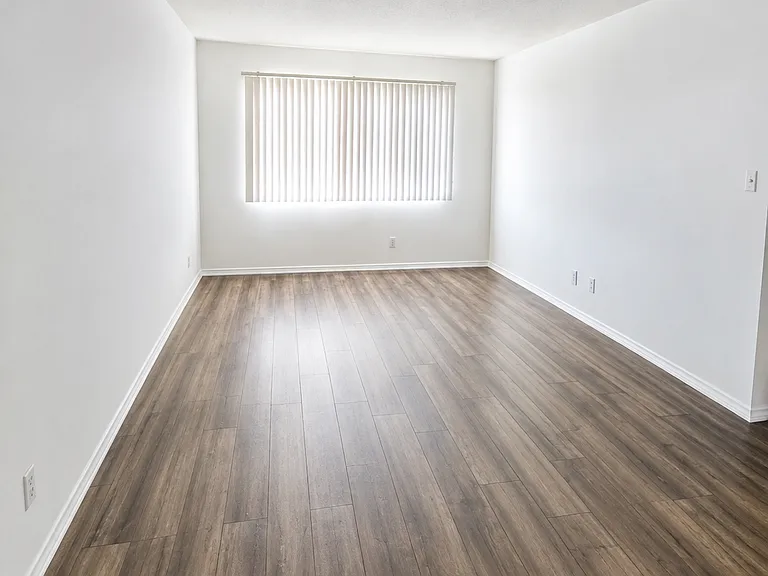 5531 Corteen Pl — Photo 23