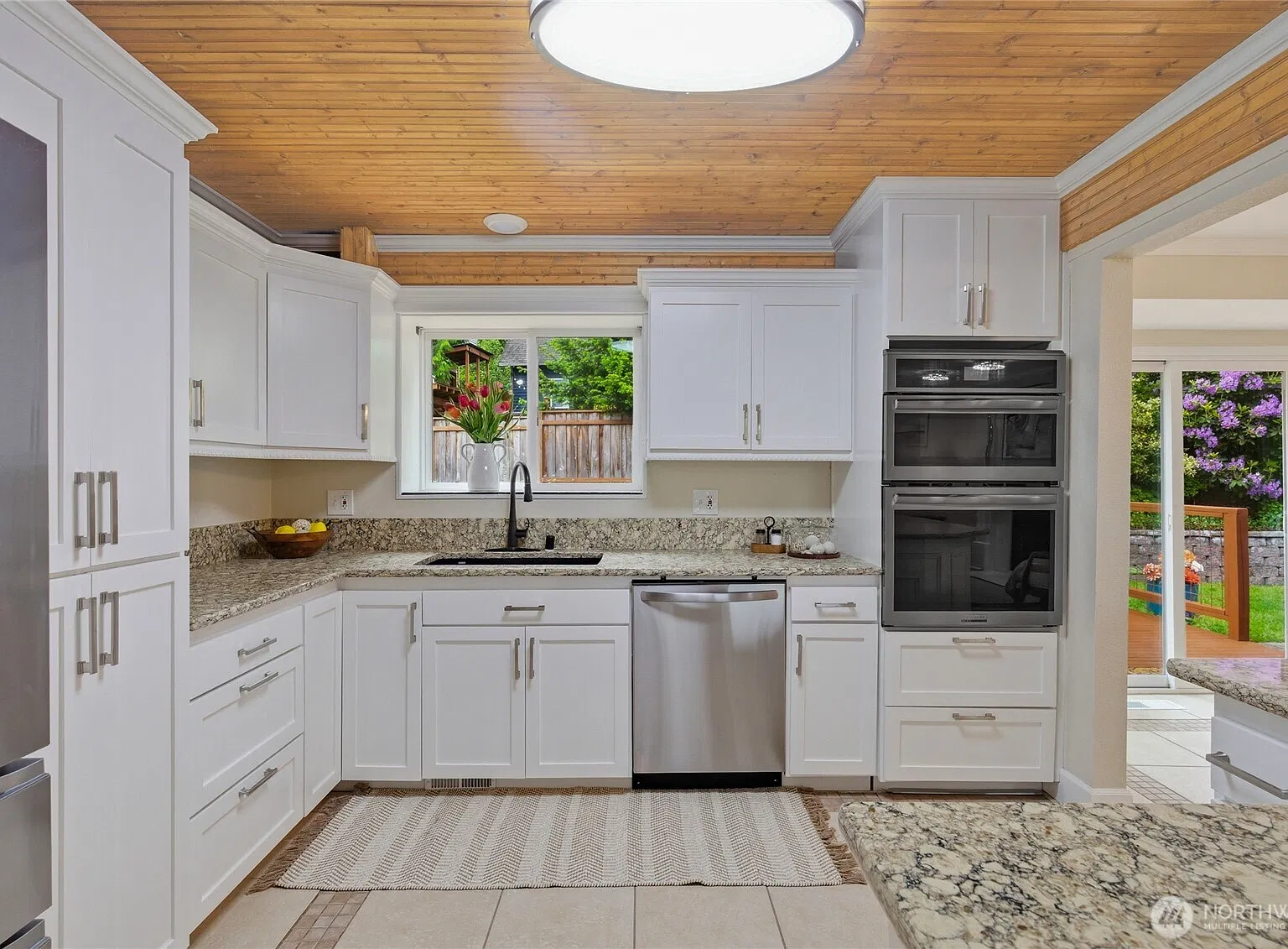 4 bed, 3.0 bath, $4,000 — Photo 4