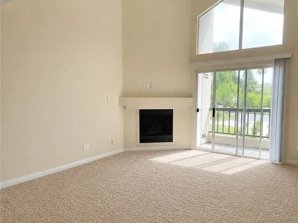 21500 Burbank Blvd APT 223, Woodland Hills, CA 91367