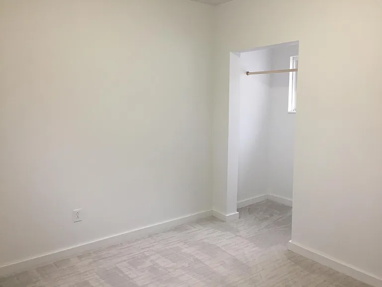 627 W Water St — Photo 7