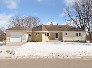 111 Sunrise Ave N, New Prague, MN 56071