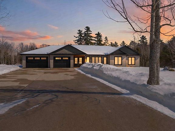 2nd image of 472 Alexander Mackenzie Rd