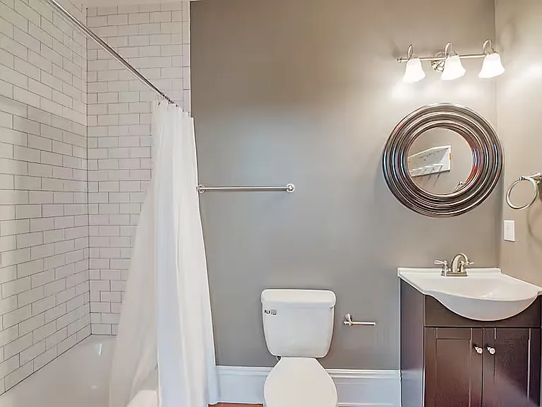 18 W Franklin St #1 — Photo 6