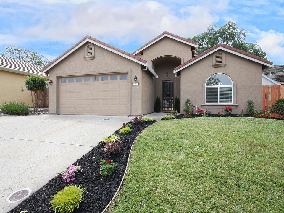 1st image of 944 Portside Cir