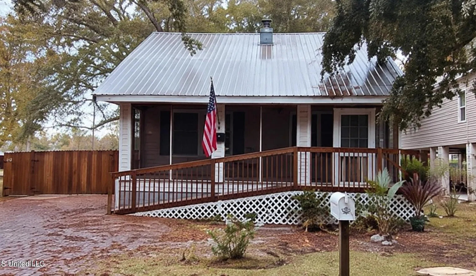 3 bed, 2.0 bath, 1080 sqft, $1,450 — Photo 1