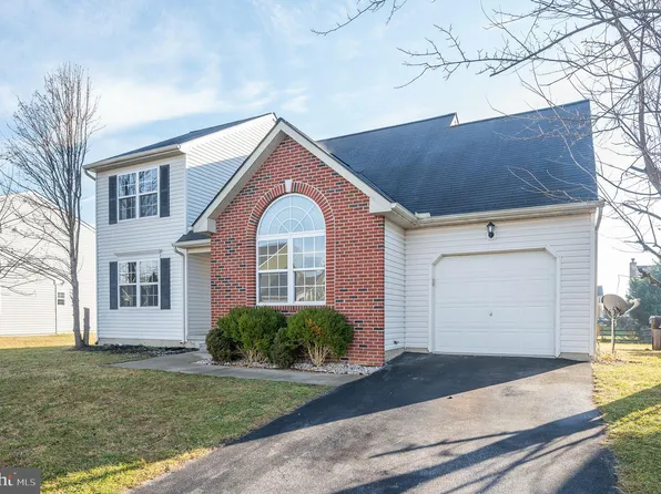 78 Tracer Dr, Clayton, DE 19938