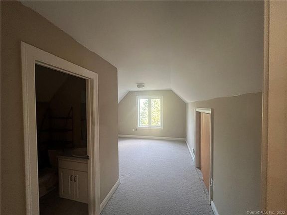 5th image of 6 Kingsley Dr
