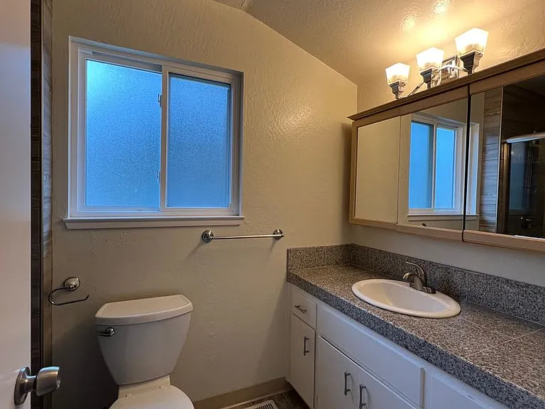 228 Treasure Island Dr — Photo 14