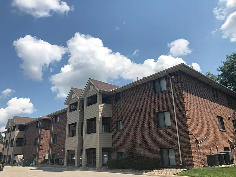 4300 Cornhusker Hwy — Photo 1