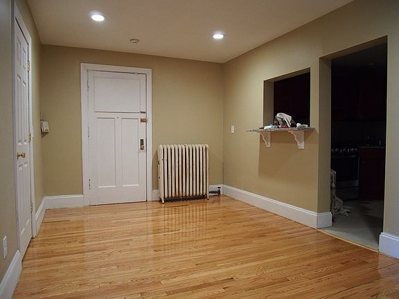 3rd image of 72 Egmont St #12E