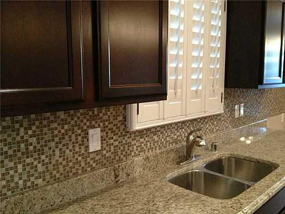4th image of 401 Stetson Dr