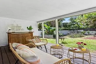 3 bed, 1000 sqft, $2,600 — Photo 2