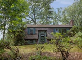 28 Maple Ln, Cape Elizabeth, ME 04107