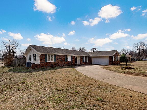 2nd image of 1308 W Swan Street