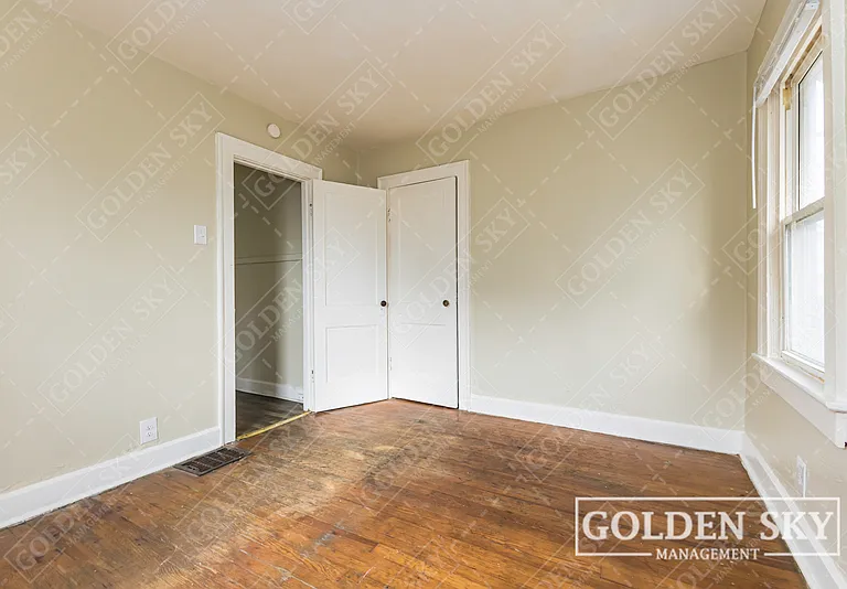 2937 N Kenwood Ave #A — Photo 3