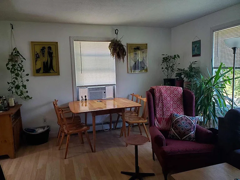 331 N Main St — Photo 11