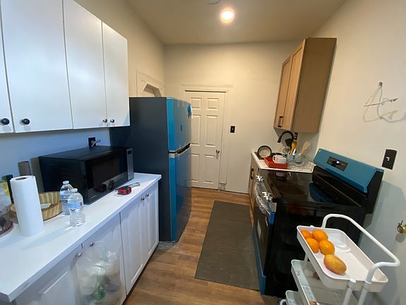 3rd image of 2401 Shirlington Rd