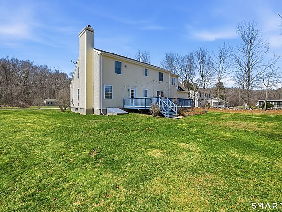 4th image of 11 Wawecus Hill Road