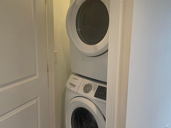 4th image of 118 Janvrin Ave #2