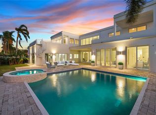 7153 Valencia Dr, Boca Raton, FL 33433