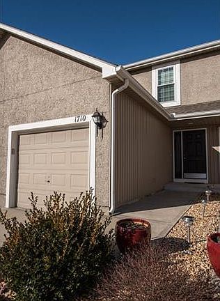3rd image of 1710 N 128th St