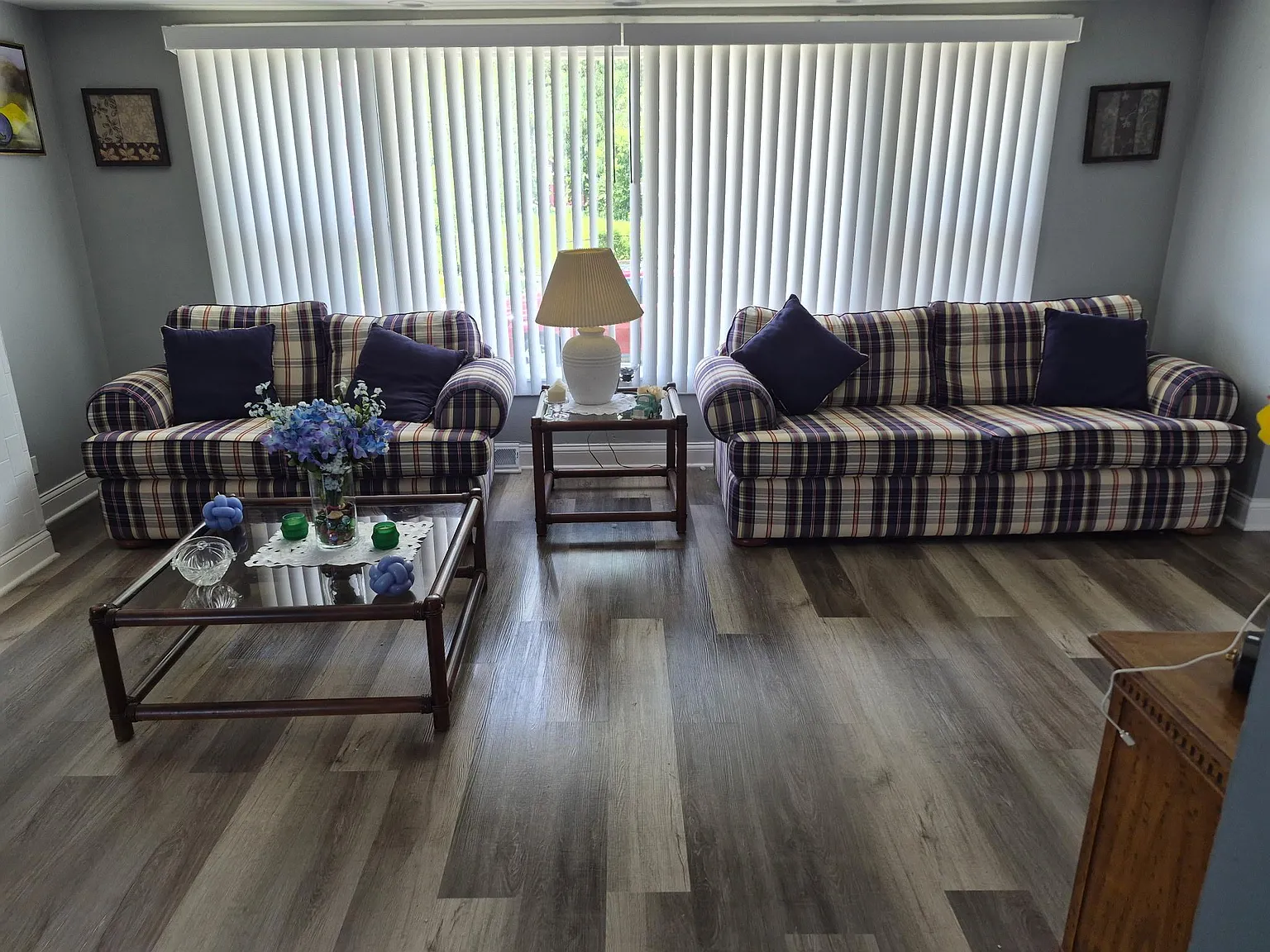 4 bed, 2.0 bath, 2500 sqft, $910 — Photo 3