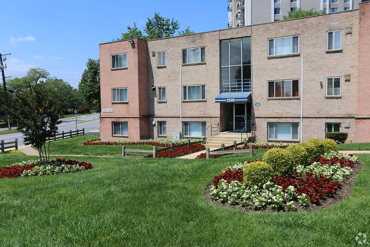 2 bed, 900 sqft, $1,700 — Photo 4