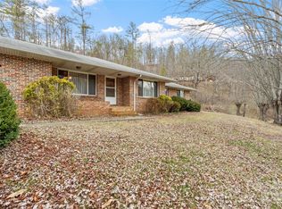 5871 Jacks Creek Rd, Burnsville, NC 28714
