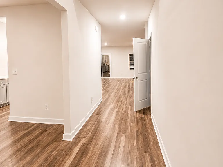 1071 Amberley Crossing Dr — Photo 8