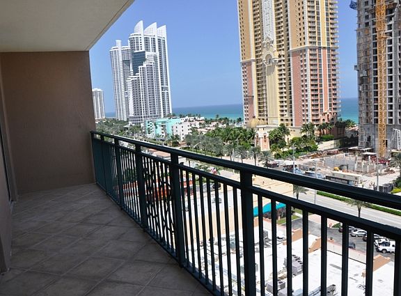 4th image of 17555 Atlantic Blvd APT 1107