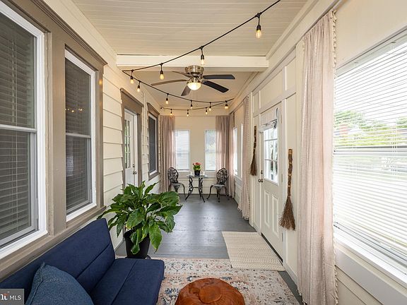 4th image of 101 Laurel Ave