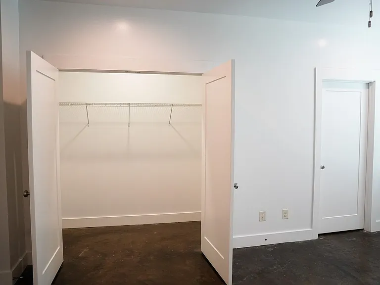 Beverly Townhomes — Photo 15