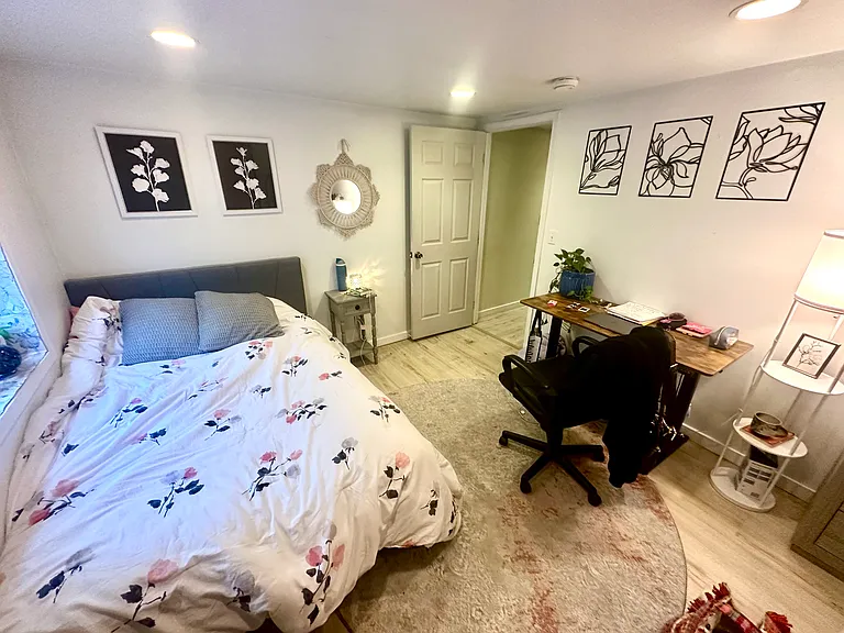 4411 Williams Ave W — Photo 9