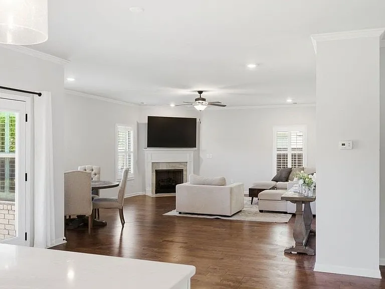 218 Jubilee Cir — Photo 3