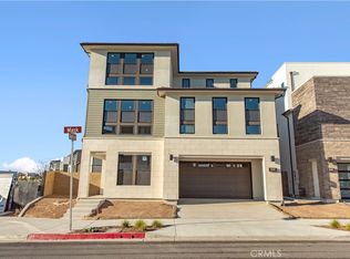 209 Mask, Irvine, CA 92618