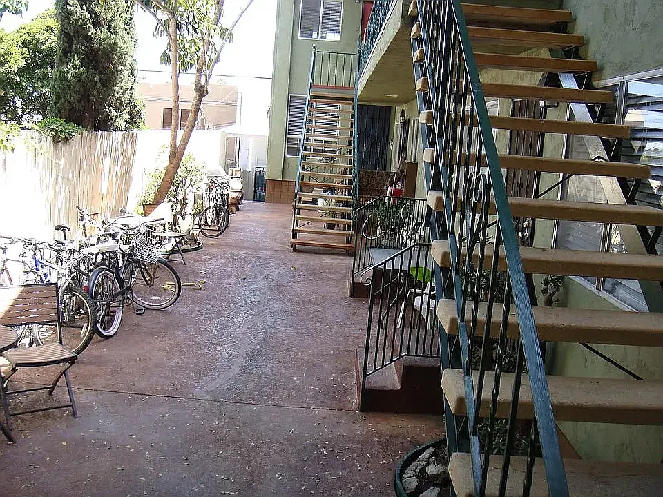 1 bed, 750 sqft, $2,000 — Photo 3
