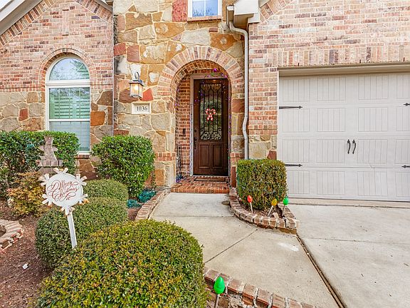 3rd image of 1036 Dunhill Ln