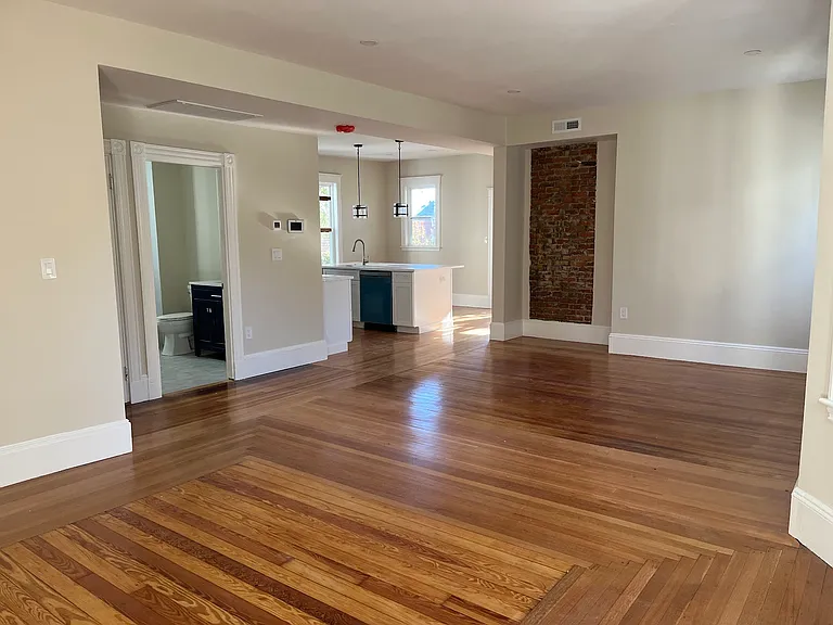 20 Taft St #2 — Photo 11