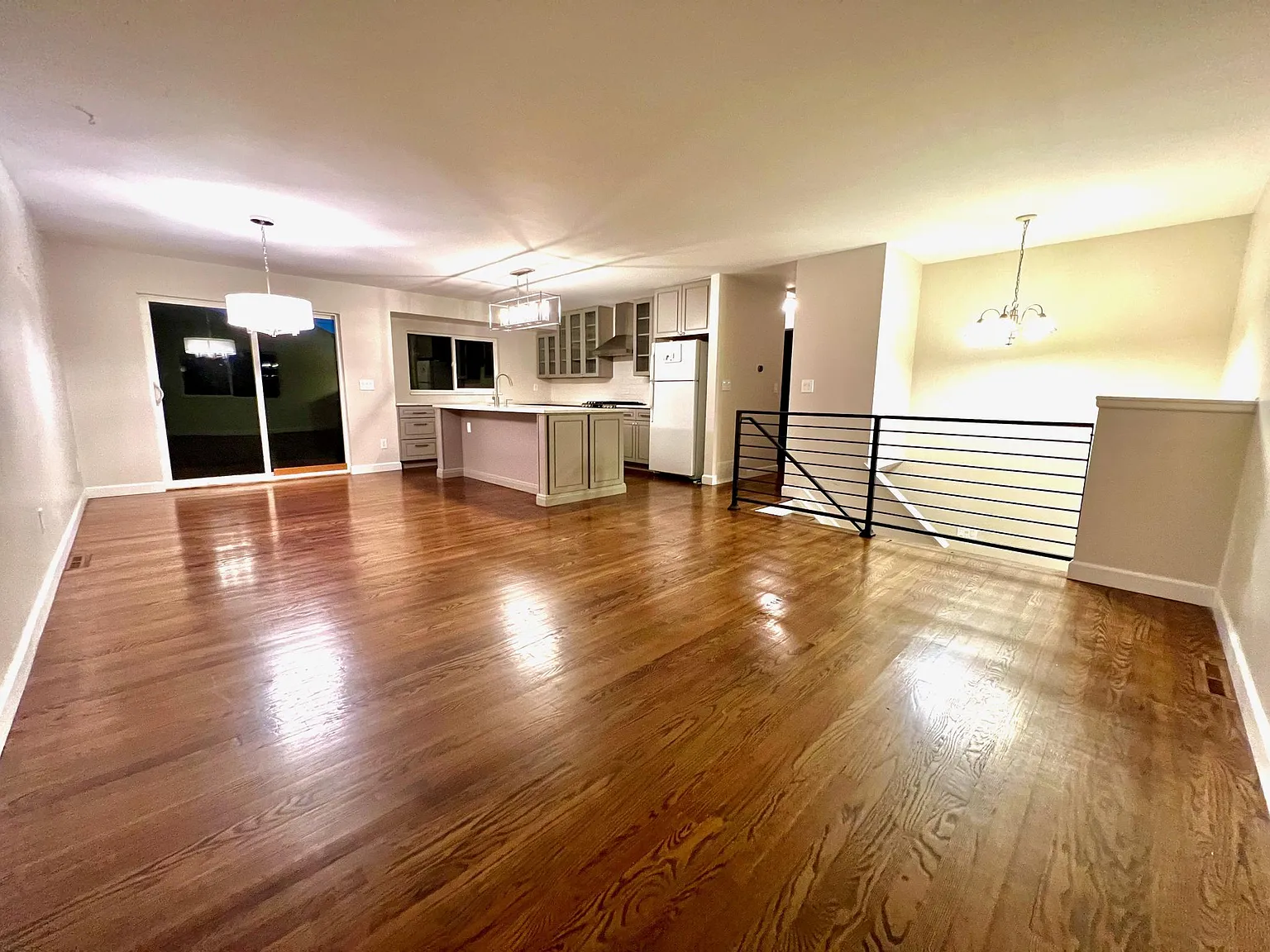 4 bed, 1810 sqft, $2,750 — Photo 2