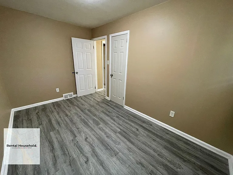 15663 Carlisle St — Photo 8