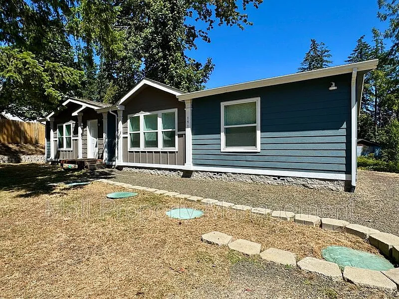 3 bed, 2.0 bath, 1512 sqft, $2,100 — Photo 1