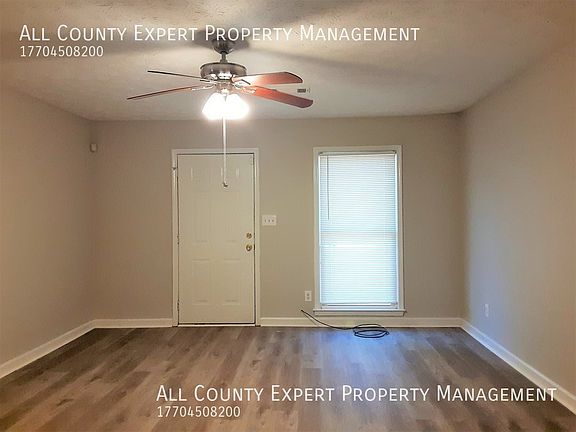 3rd image of 1042 Chestnut Oak Ct NE #B